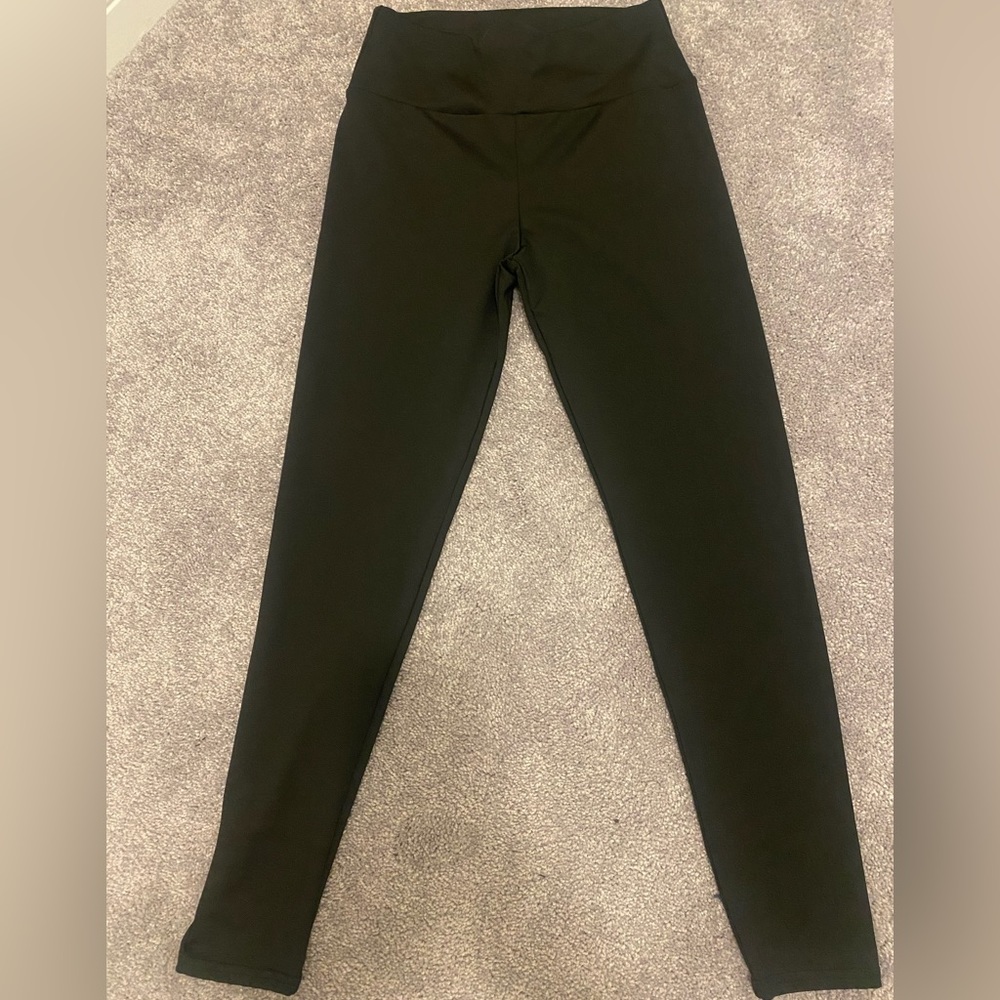Black leggings